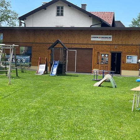 Gasthof Mit Seeterasse & Appartements Zur Landeroith Weyregg Extérieur photo