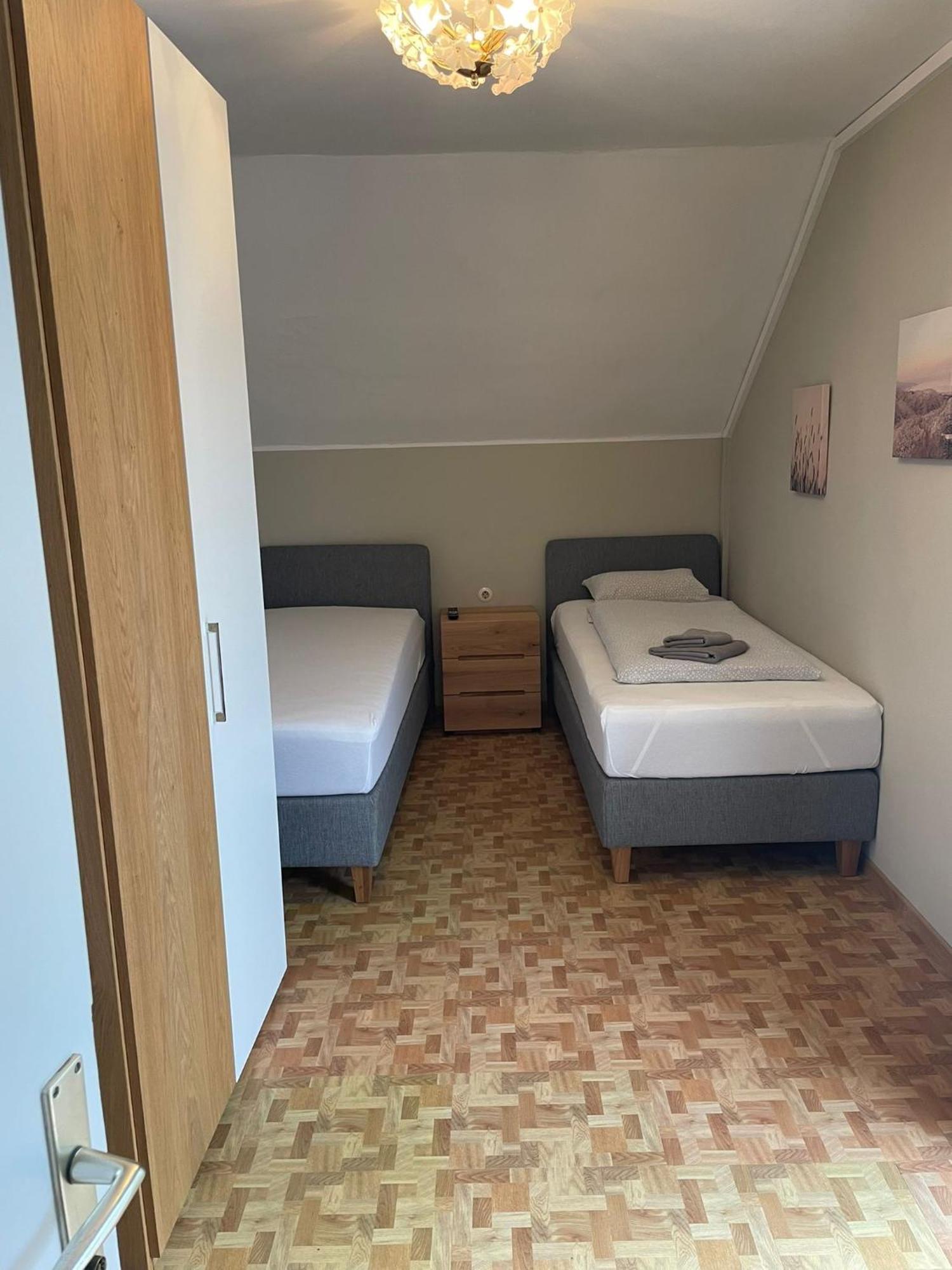 Gasthof Mit Seeterasse & Appartements Zur Landeroith Weyregg Extérieur photo