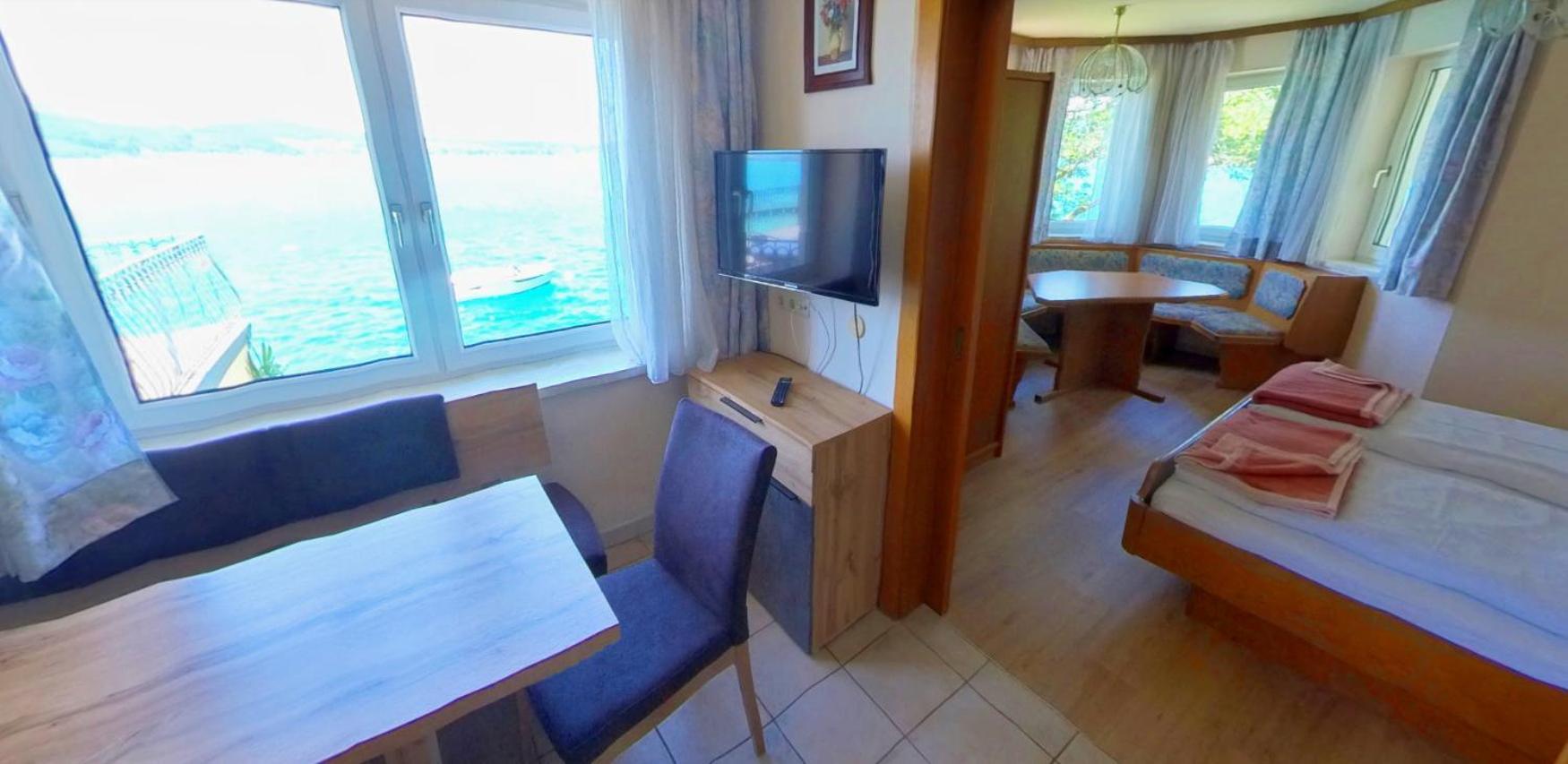 Gasthof Mit Seeterasse & Appartements Zur Landeroith Weyregg Extérieur photo