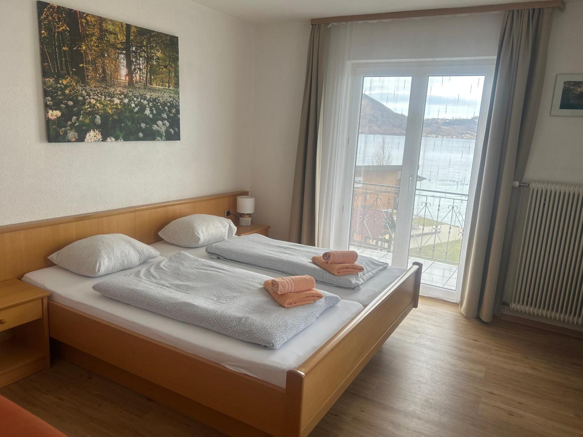 Gasthof Mit Seeterasse & Appartements Zur Landeroith Weyregg Extérieur photo